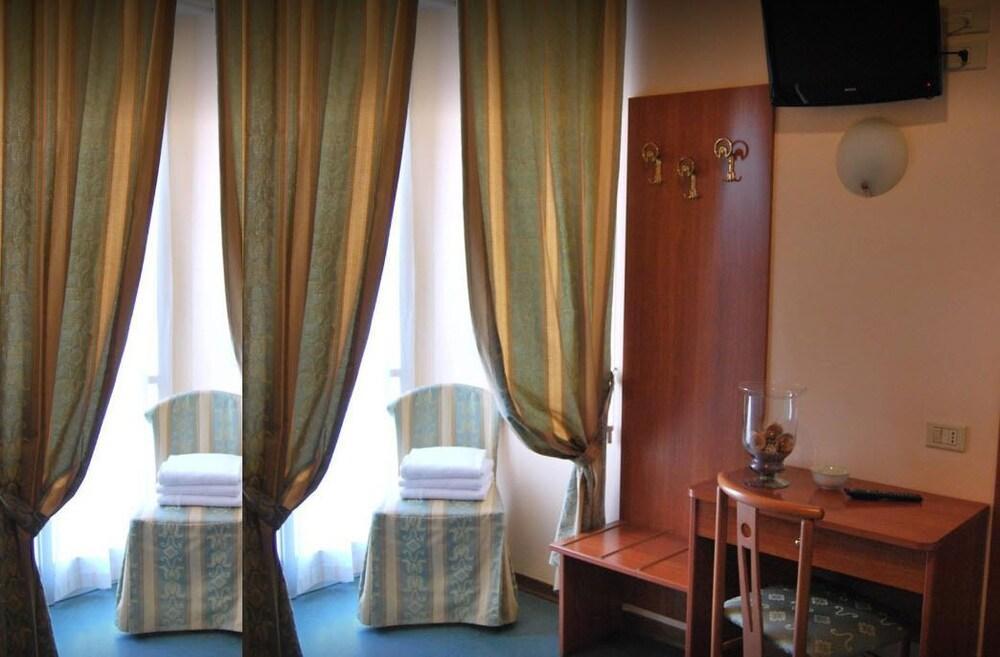 Hotel Acerboli ริมินี ภายนอก รูปภาพ